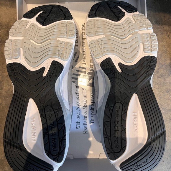 New Balance - M990GL6 - Picture 10 of 11